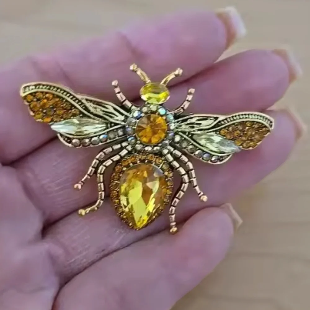 Citrine Queen Bee Brooch - Picture 3 of 4